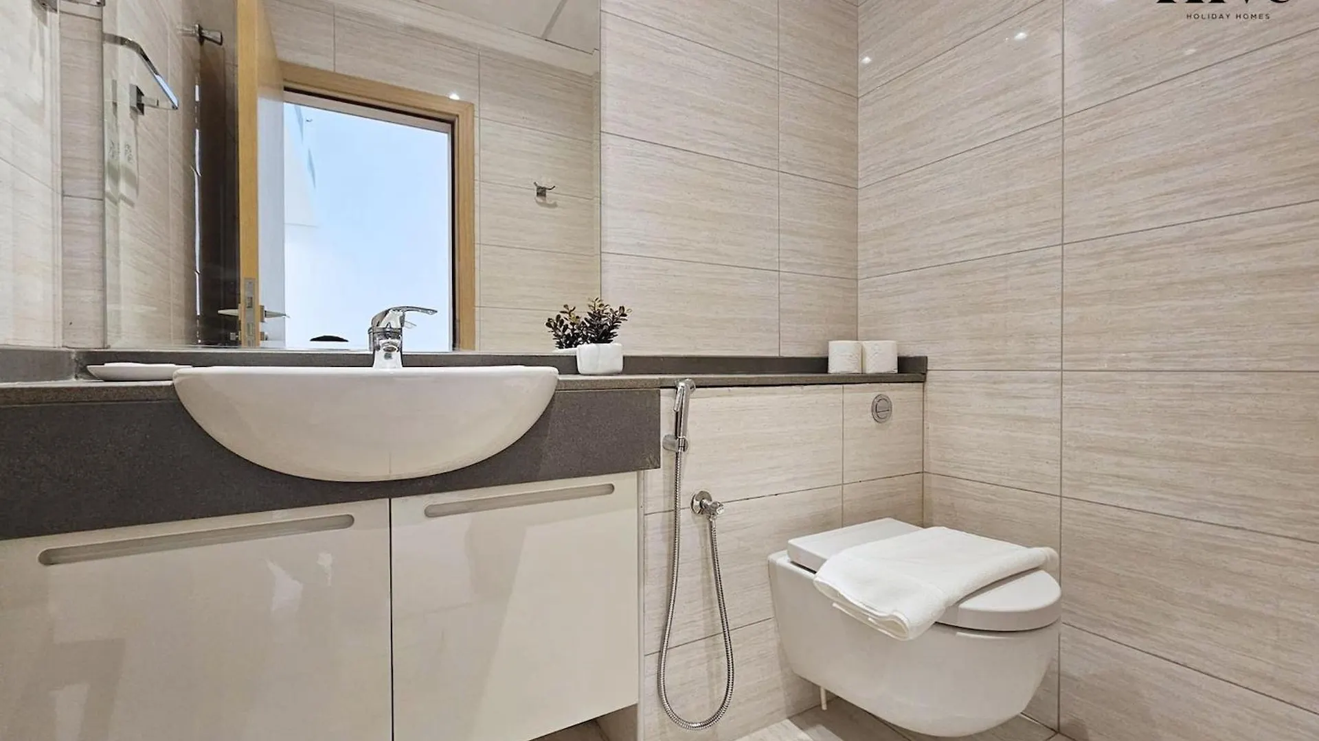 Modern 1 Bed Apt In Al Warqa Dubaï